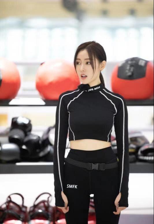 健身房穿运动内衣锻炼_健身穿的内衣_穿运动内衣去健身房