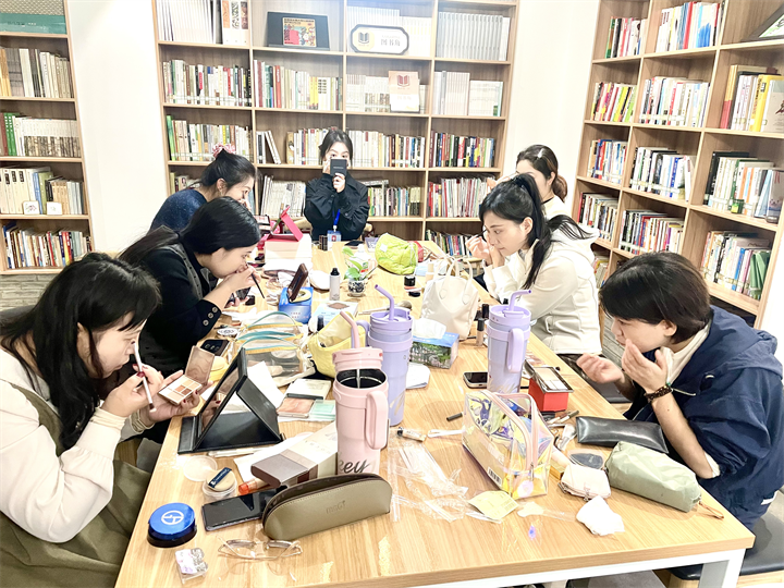 生活底妆技巧_底妆的正确步骤是什么_女人屋_底妆小技巧