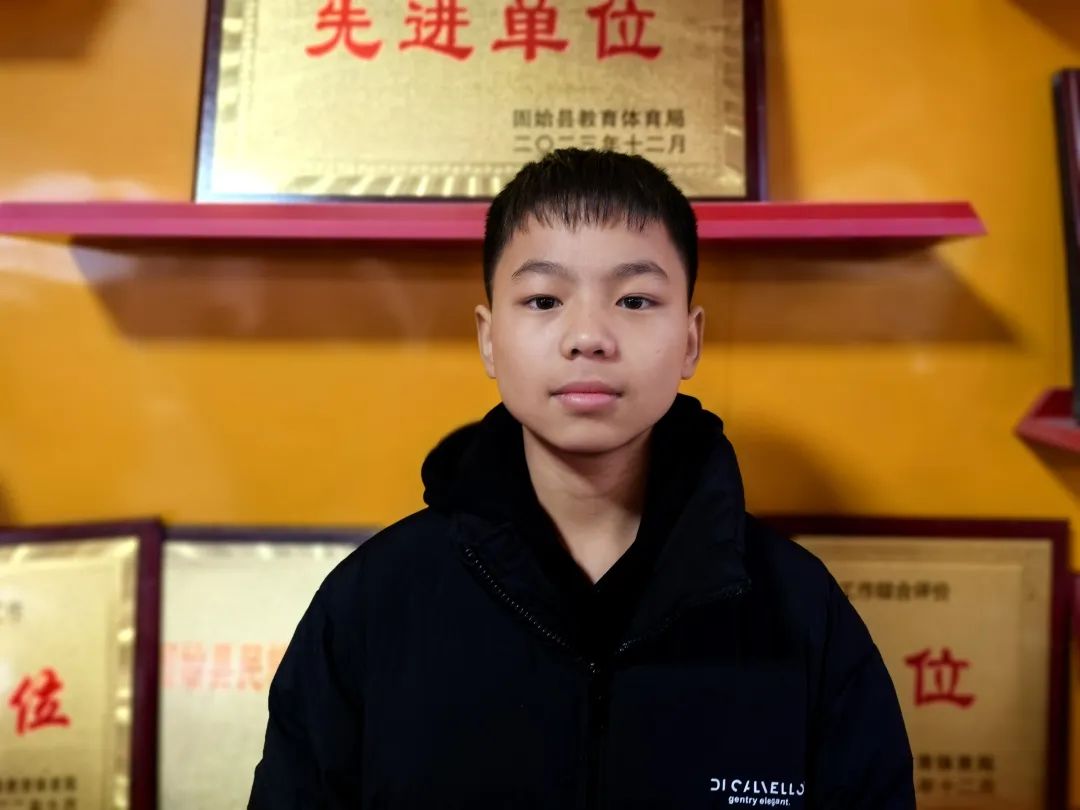 2022仲巴县足球比赛小学冠军_全国小学足球冠军_彭镇小学足球队2019年比赛