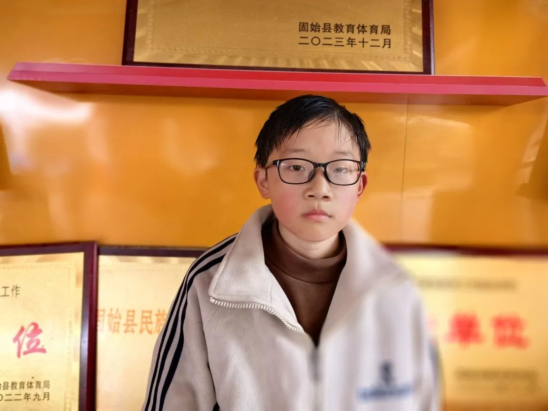 彭镇小学足球队2019年比赛_全国小学足球冠军_2022仲巴县足球比赛小学冠军