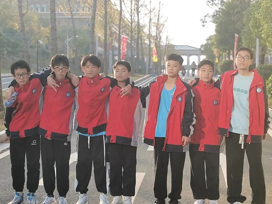 彭镇小学足球队2019年比赛_全国小学足球冠军_2022仲巴县足球比赛小学冠军