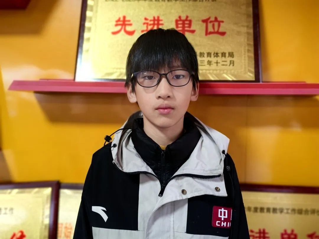 全国小学足球冠军_2022仲巴县足球比赛小学冠军_彭镇小学足球队2019年比赛