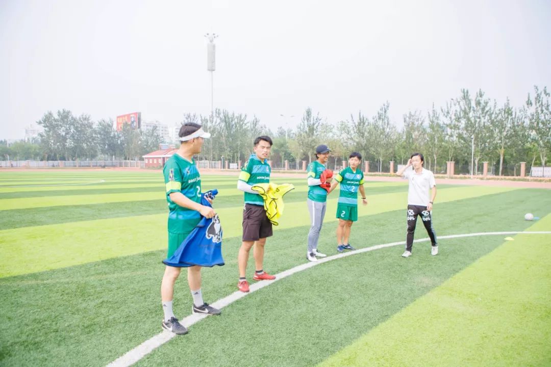 少年足球过人比赛规则_过人足球_少年足球过人视频教程