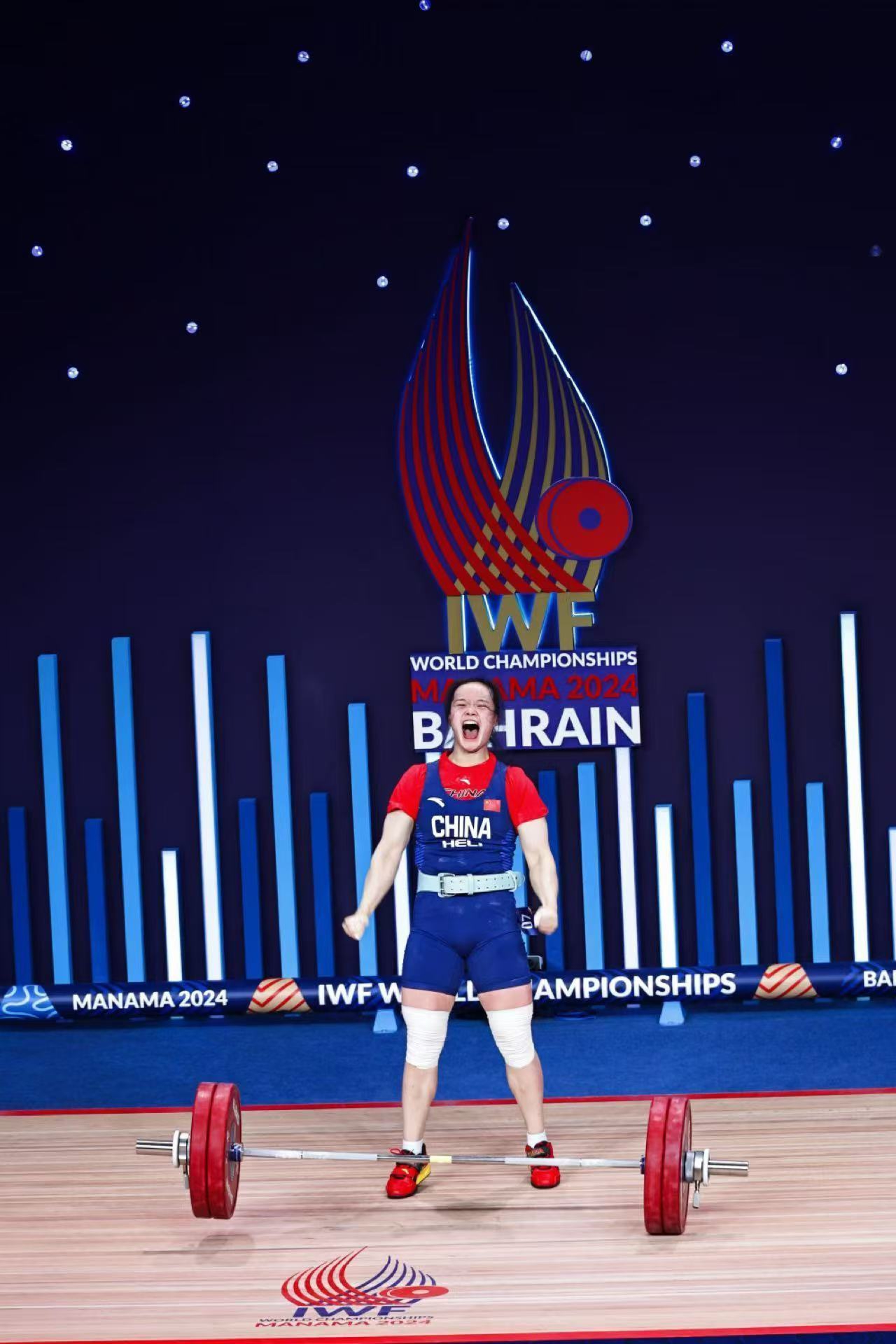 四川乐山选手杨秋霞勇夺2024世界举重锦标赛女子71公斤级抓举金牌 追平世界纪录