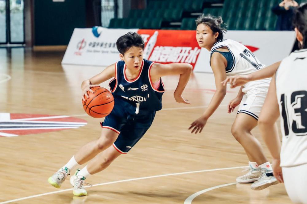 3月31日中国初中篮球联赛重庆赛区总决赛落幕，巴川中学女篮73：54夺冠